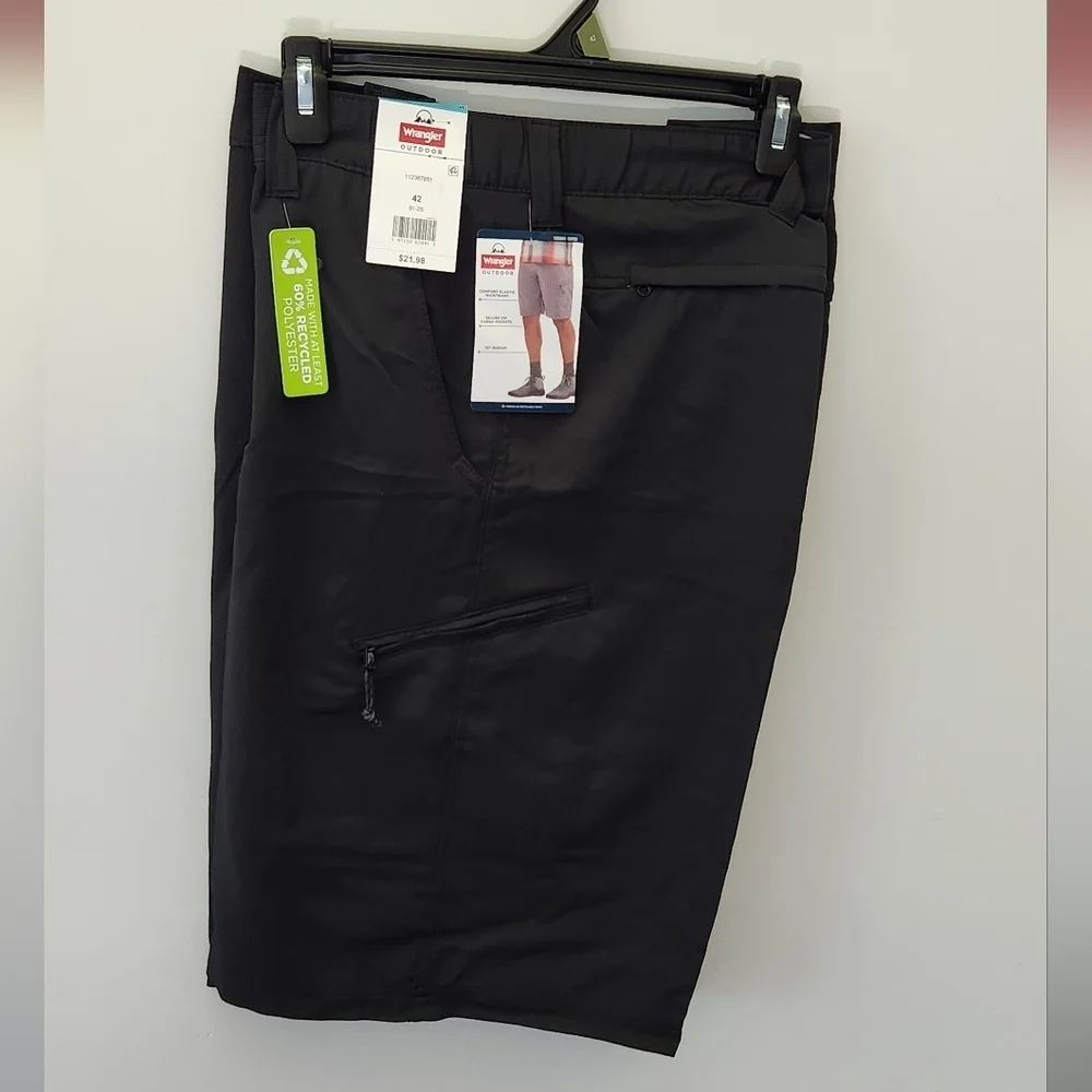 Wrangler Mens Outdoor Shorts, Size 42 And 46 NWT Black Relaxed Fit Cargo - Picture 8 of 16
